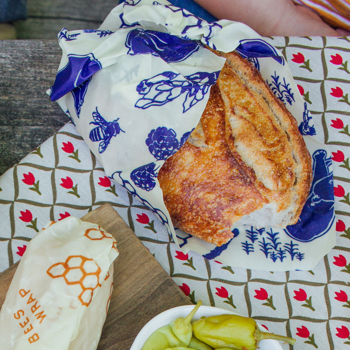 Bee's Wrap® Bread Beeswax Wrap | Reusable XL (17" x 23") - Bees & Bears Print