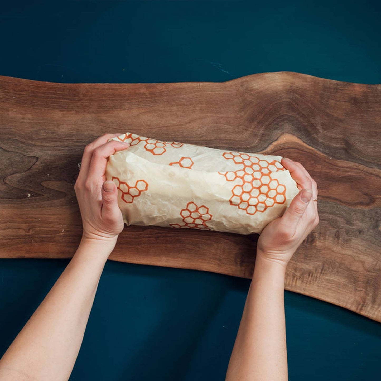 Bee's Wrap® Bread Beeswax Wrap | Reusable Food Storage (XL - 17" x 23")