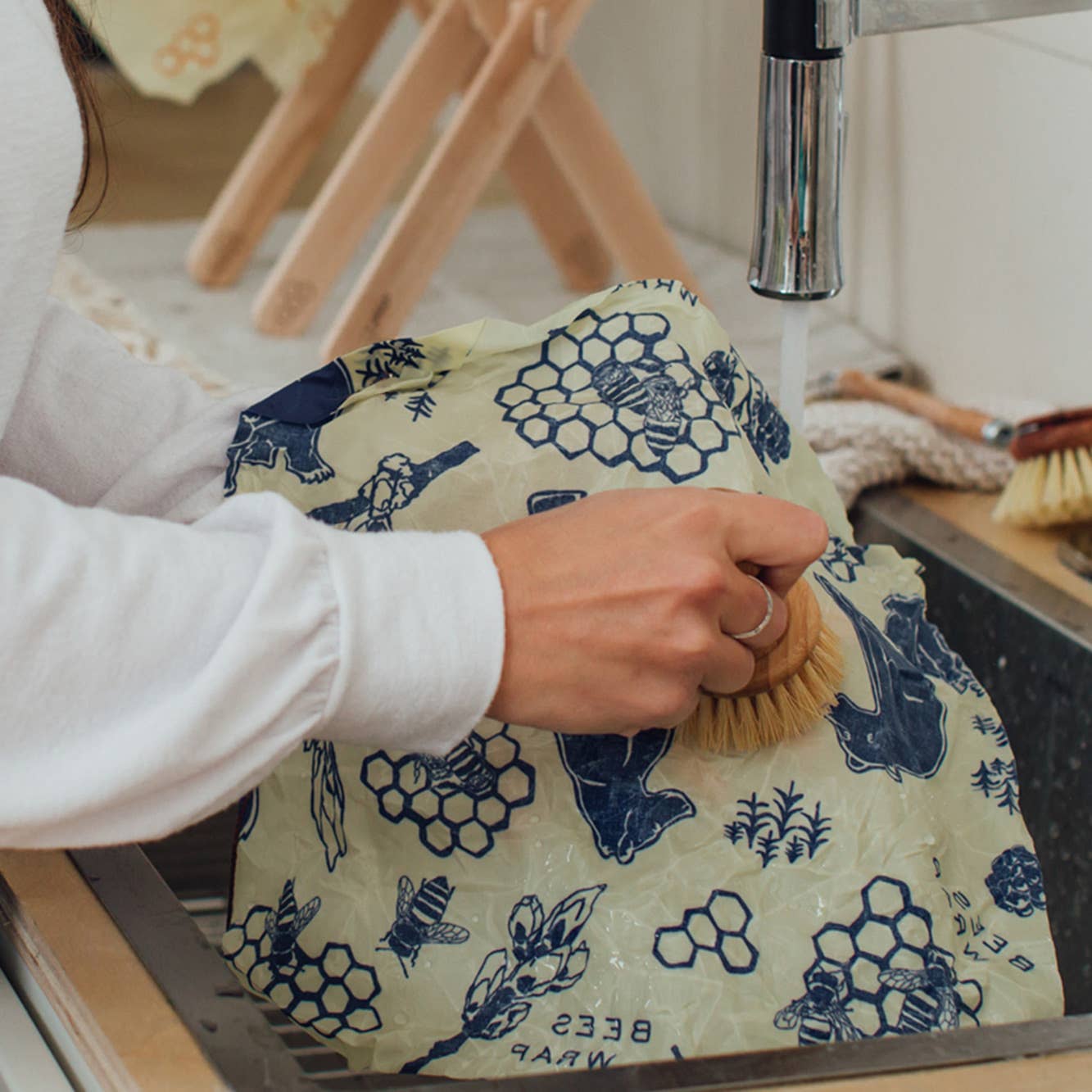 Bee's Wrap® Bread Beeswax Wrap | Reusable XL (17" x 23") - Bees & Bears Print